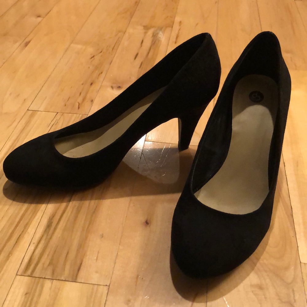 Black suede pumps